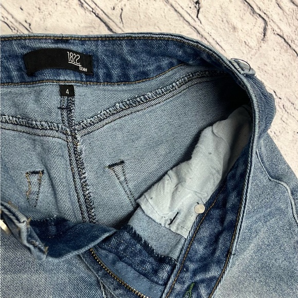 Classic Blue Women's Jeans - Picture 3 of 3